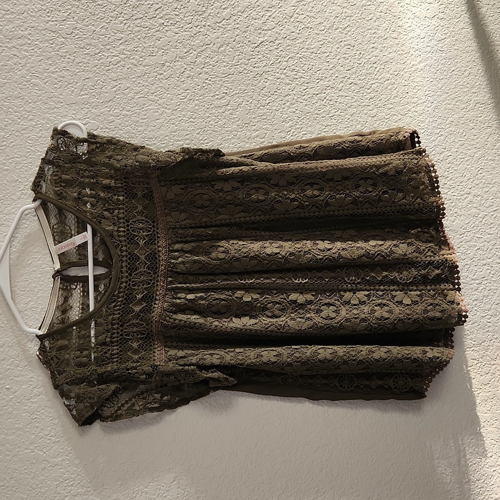 XHILARATION LACE LINE BLOUSE SIZE L